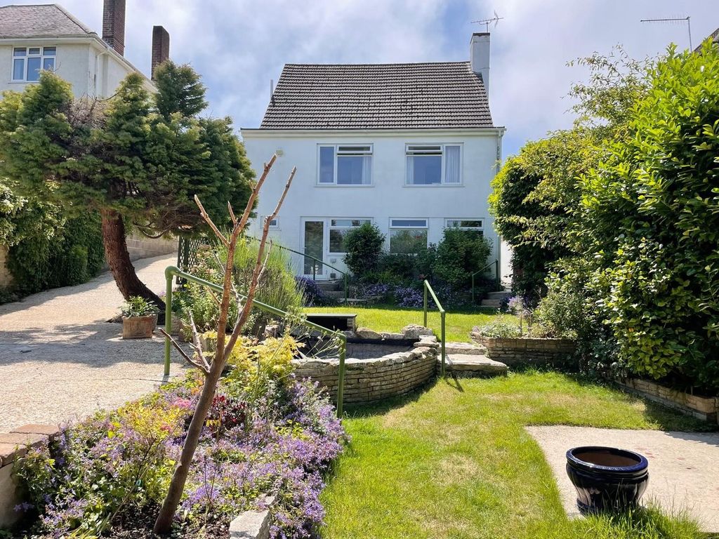 Property photo 1 of 37