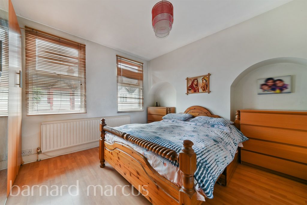 Property photo 2 of 12