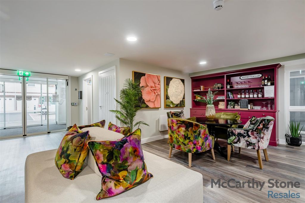 Property photo 3 of 18 8651159-Interior18.Jpg