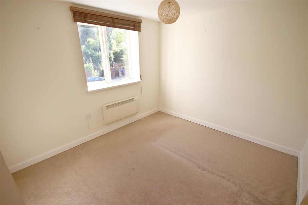 Property photo 3 of 5 Bedroom