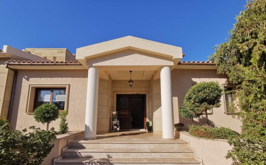Property photo 1 of 37