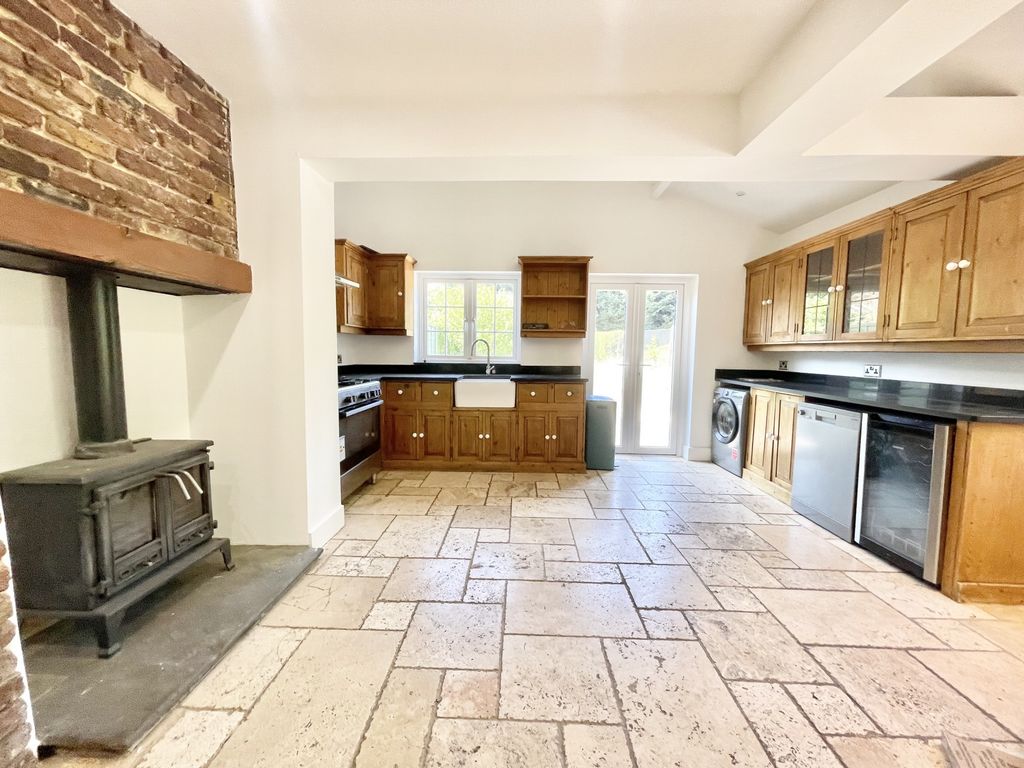 Property photo 2 of 17 Photo 10