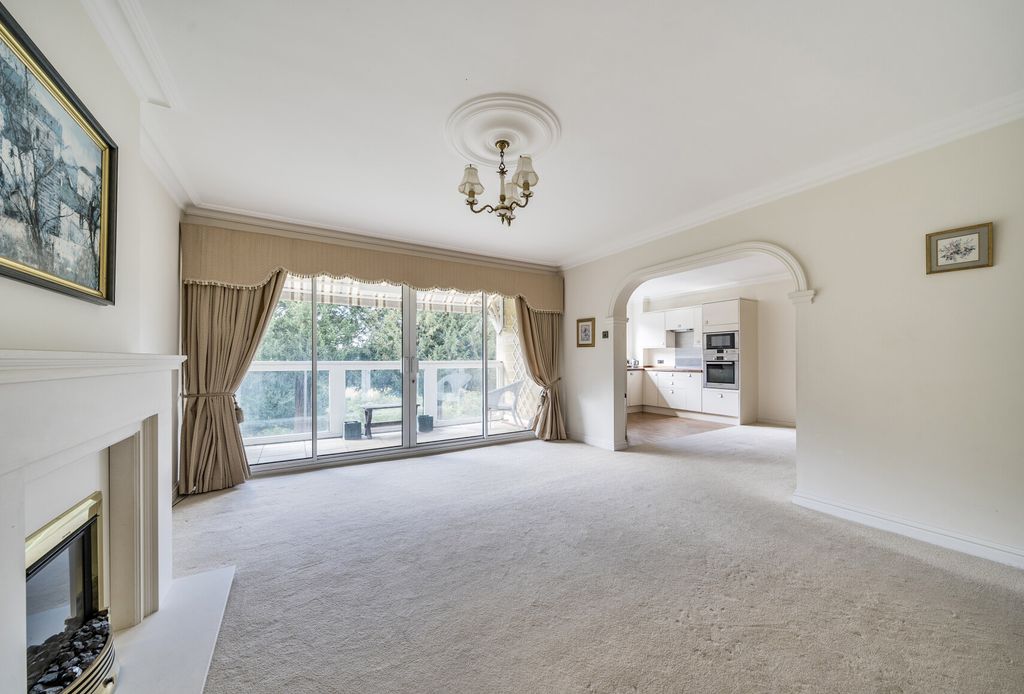 Property photo 2 of 17 1344797-16-68A733...