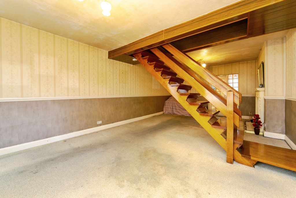 Property photo 2 of 16 Living Room