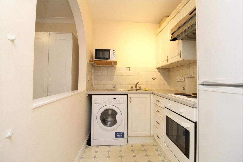 Property photo 2 of 6 Picture No. 11