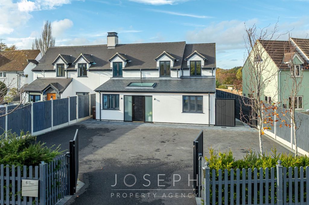 Property photo 1 of 36