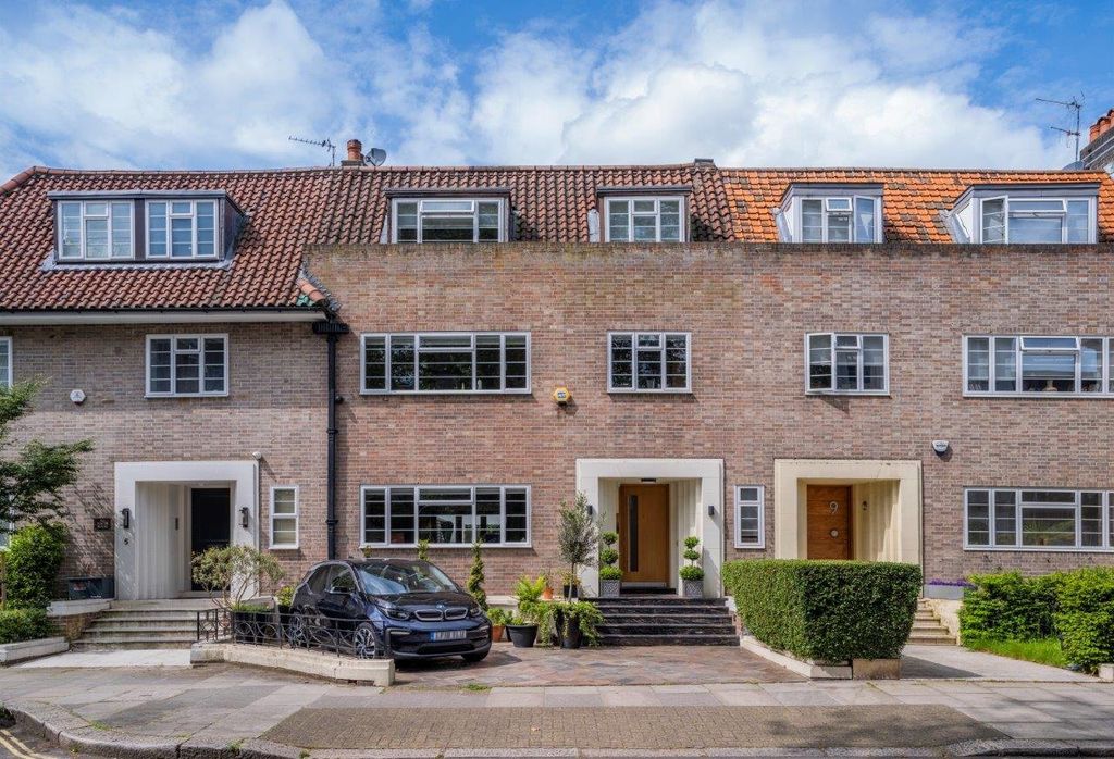 Property photo 1 of 16 External