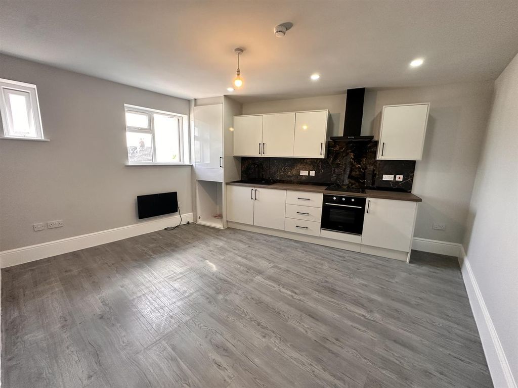 Property photo 1 of 4 Kitchen / Diner
