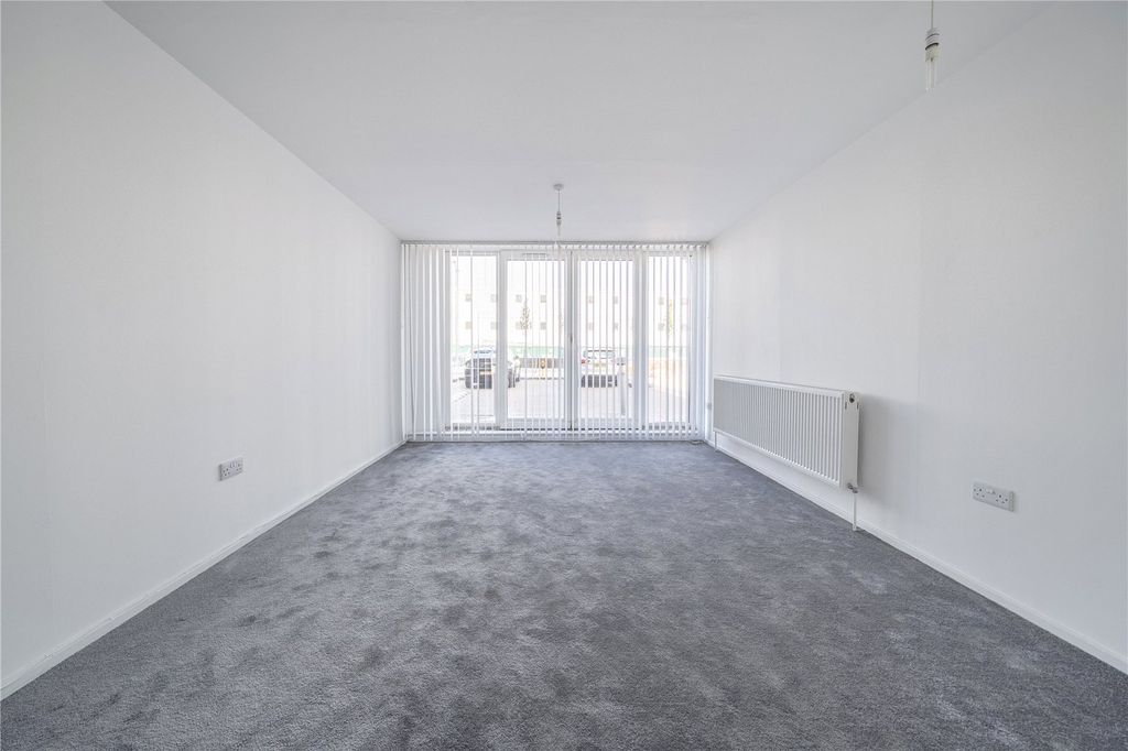 Property photo 3 of 8 Picture No. 23
