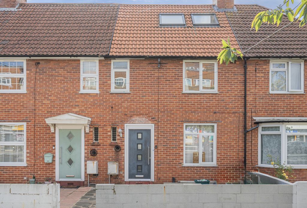 Property photo 1 of 22 1354225-22-68c7E0...