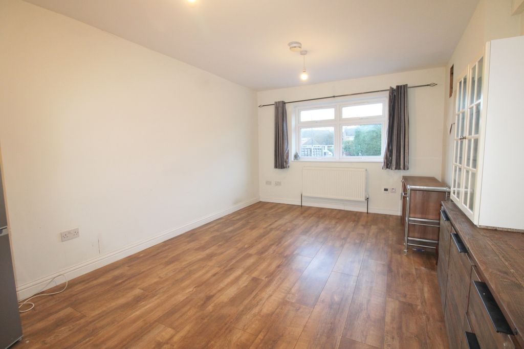 Property photo 2 of 12 Img_1421