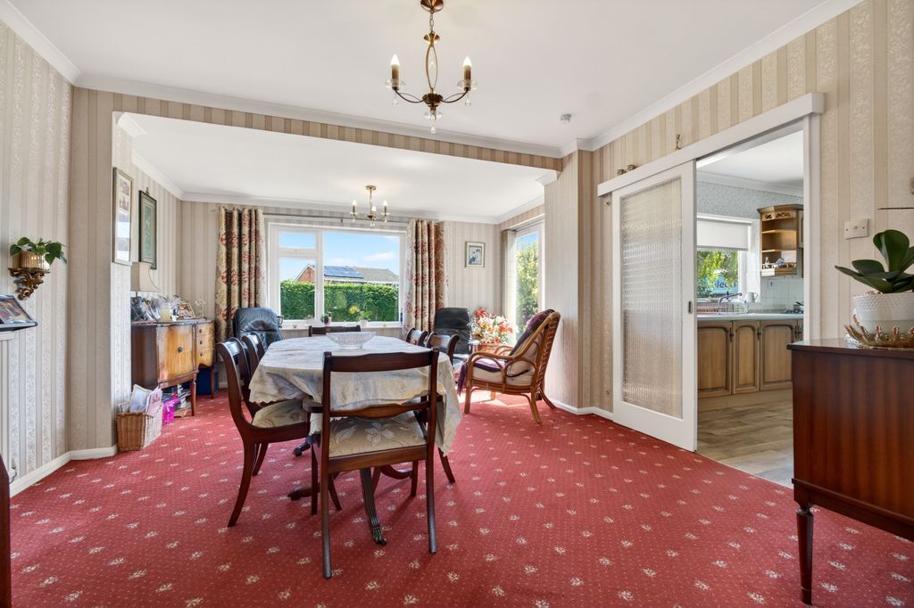 Property photo 3 of 19 Dining Room