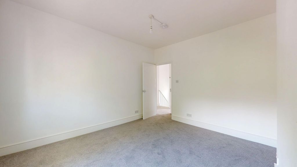 Property photo 3 of 9 Flat B, 43 Montague Road, Hackney, London, E8 2Hn