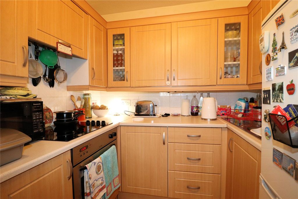 Property photo 2 of 9 Picture No. 14