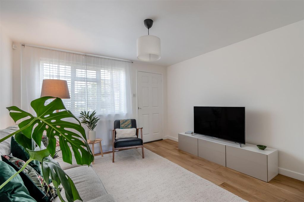 Property photo 3 of 15 8660190-Interior03.Jpg