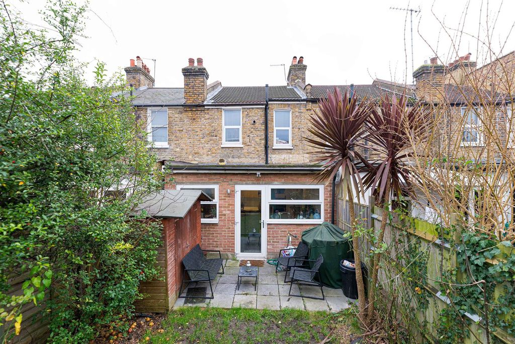 Property photo 2 of 17
