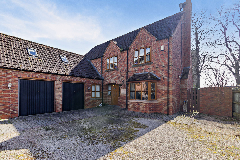 Property photo 1 of 18