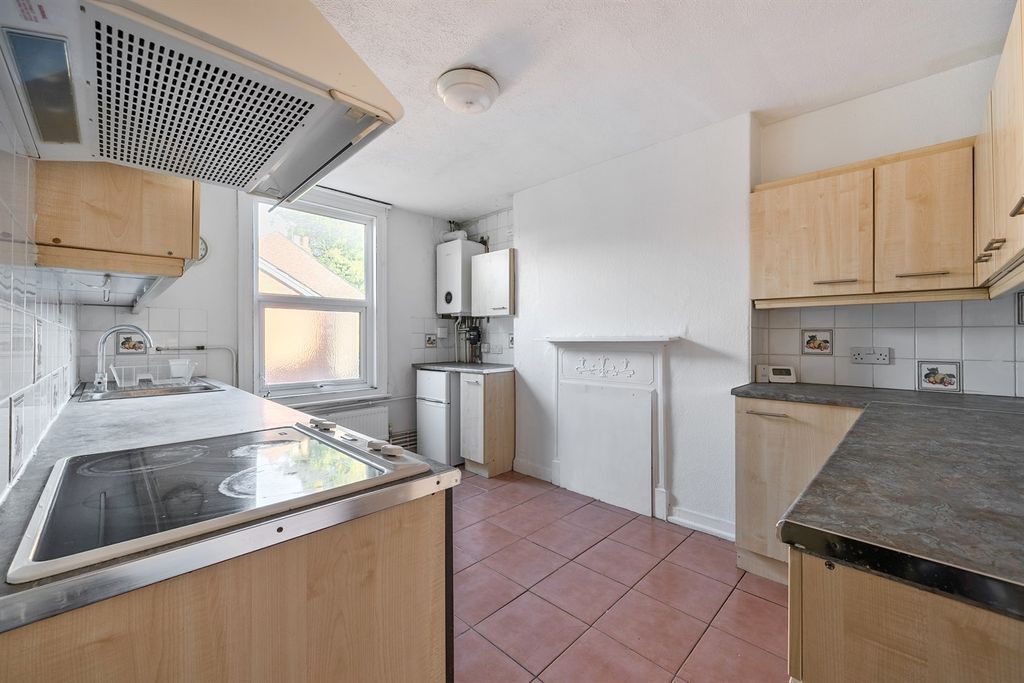 Property photo 3 of 9 Kitchen