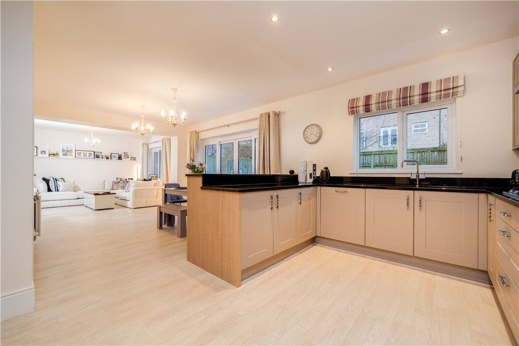 Property photo 2 of 23 Kitchen/Dining Room