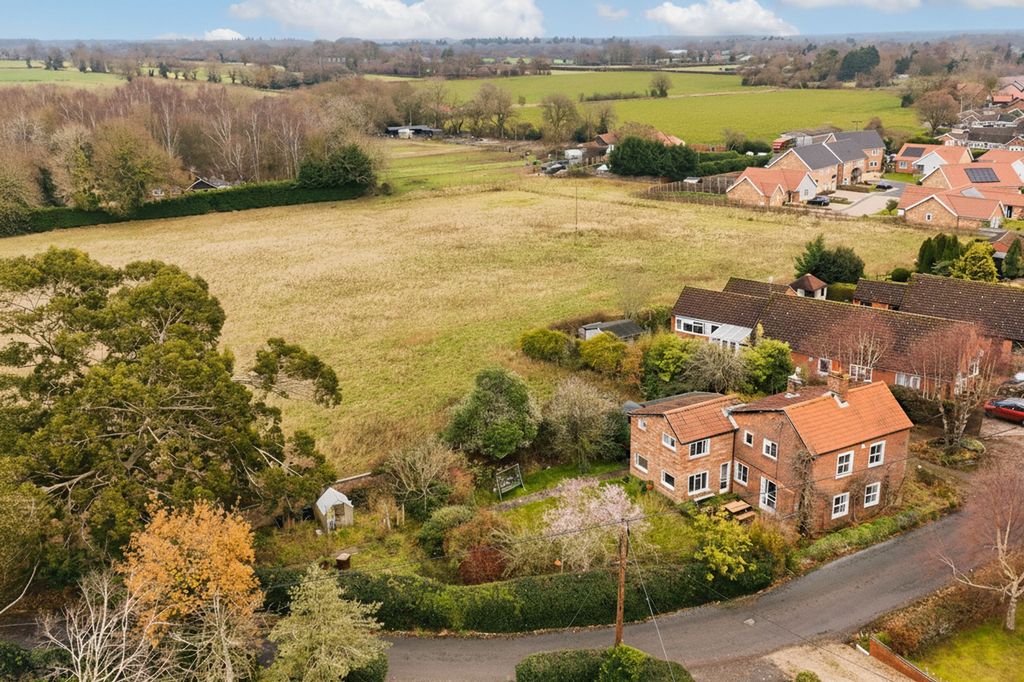 Property photo 1 of 27