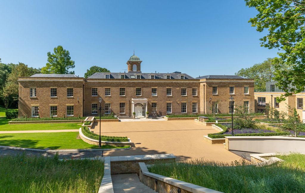 Property photo 1 of 31