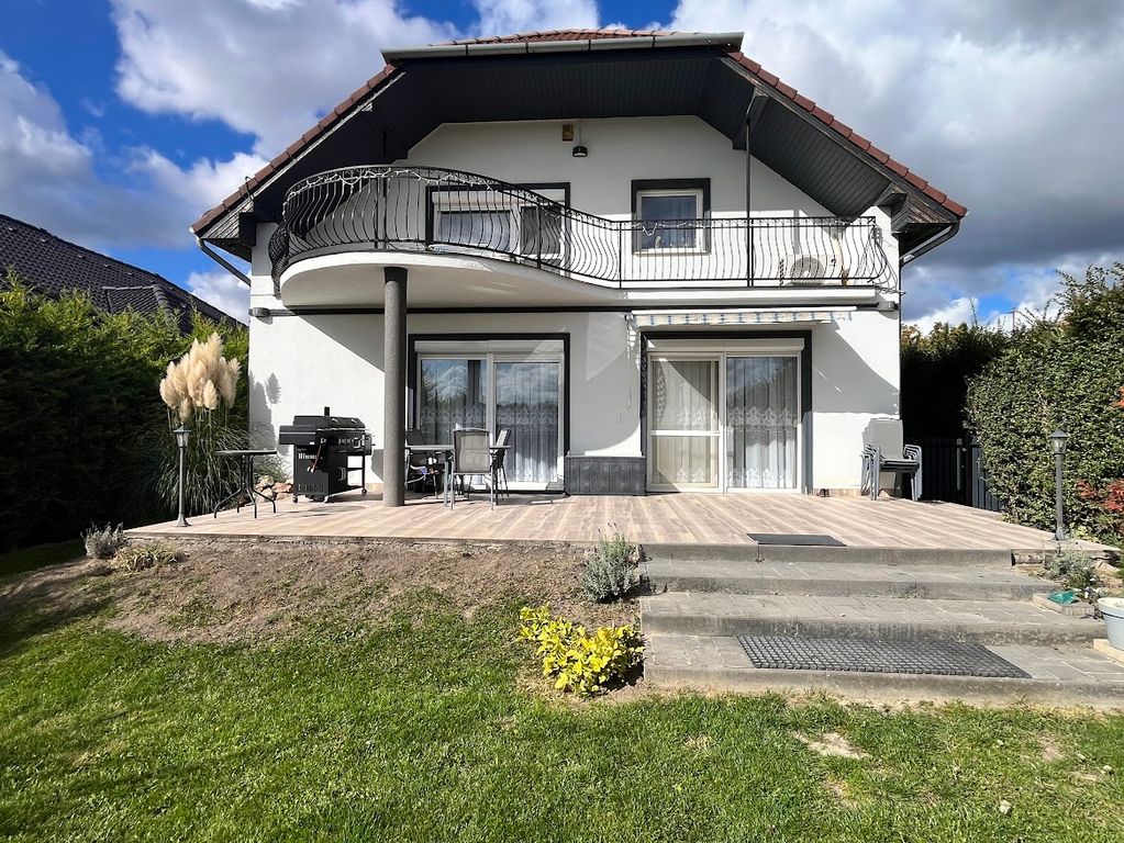 Property photo 1 of 32