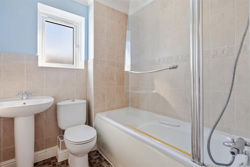 Property photo 3 of 12 Bathroom
