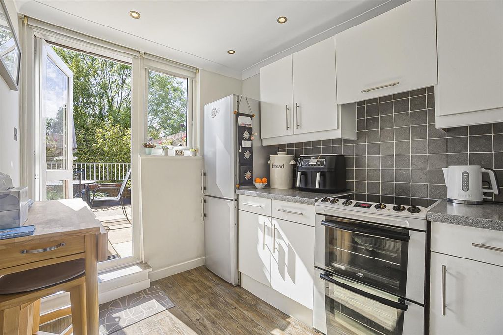 Property photo 3 of 21 B2G_5304.Jpg