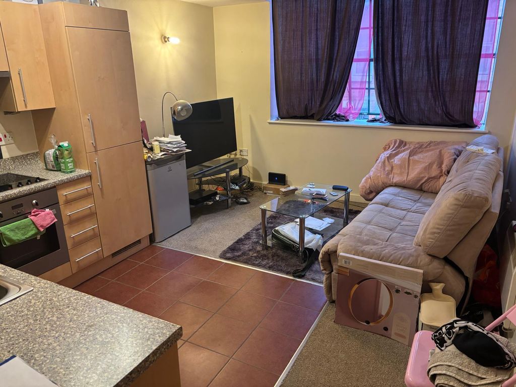 Property photo 2 of 9