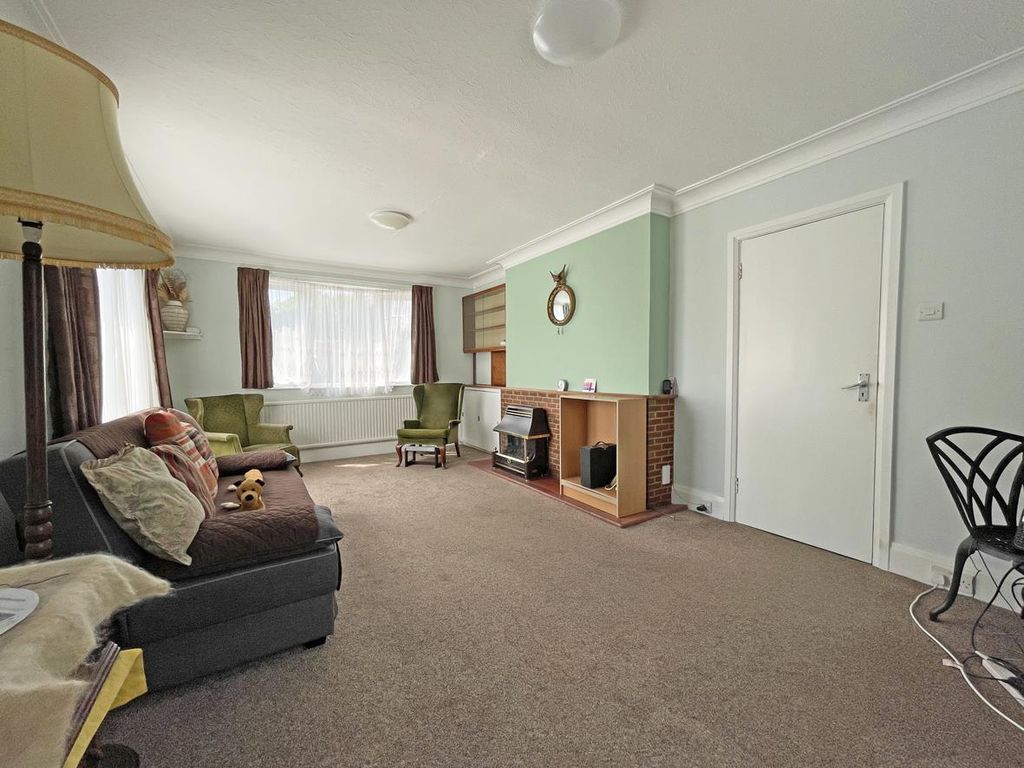 Property photo 3 of 21 Thornhill Way 3 - Lounge Dining Room.Jpg