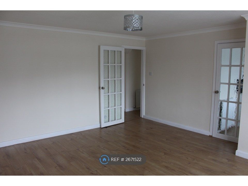 Property photo 2 of 27