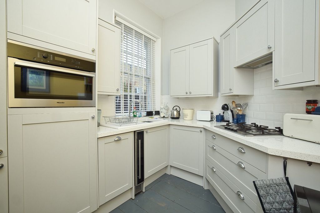 Property photo 3 of 10 Picture 3