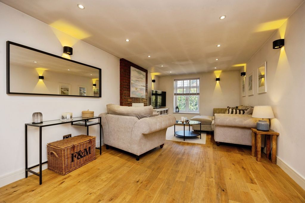 Additional image 16 of 2 bed flat for salePortsmouth Road, Milford, Godalming, Surrey GU8
