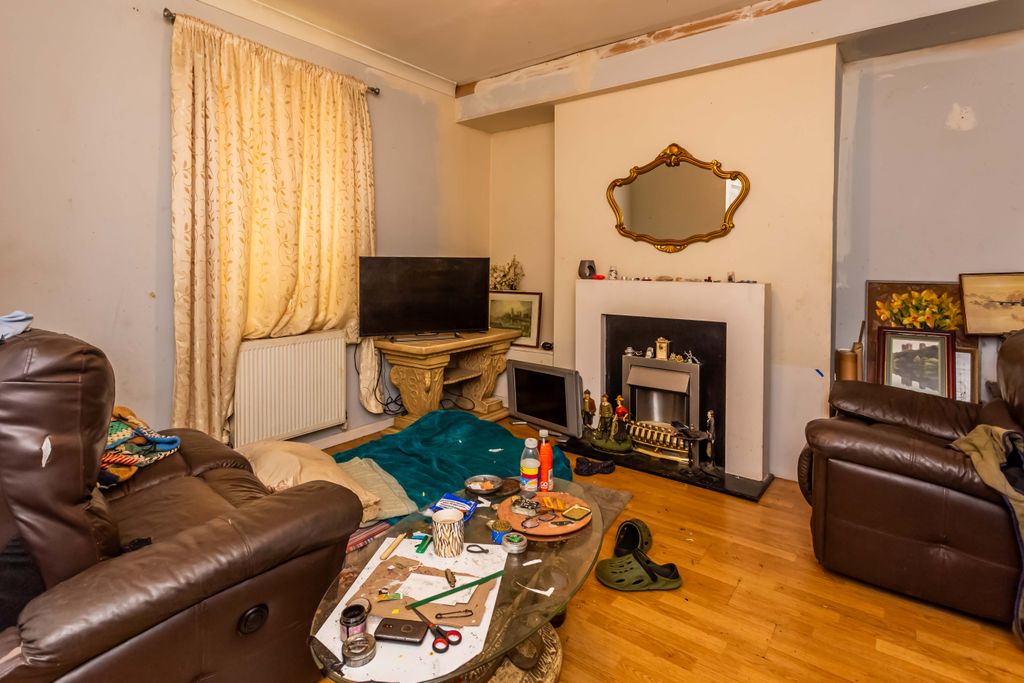 Property photo 3 of 16