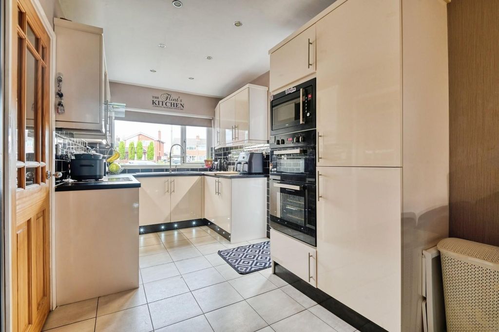 Property photo 2 of 23 97Woo3.Jpg