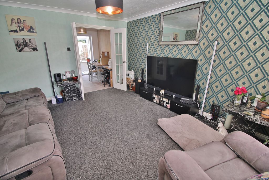 Property photo 3 of 13