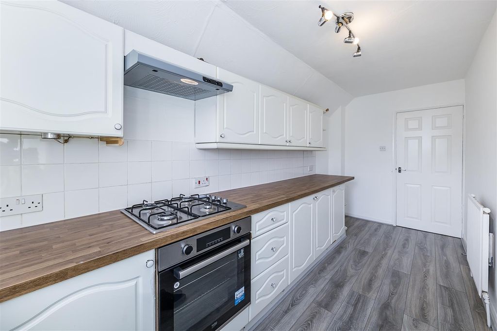 Property photo 2 of 13 2