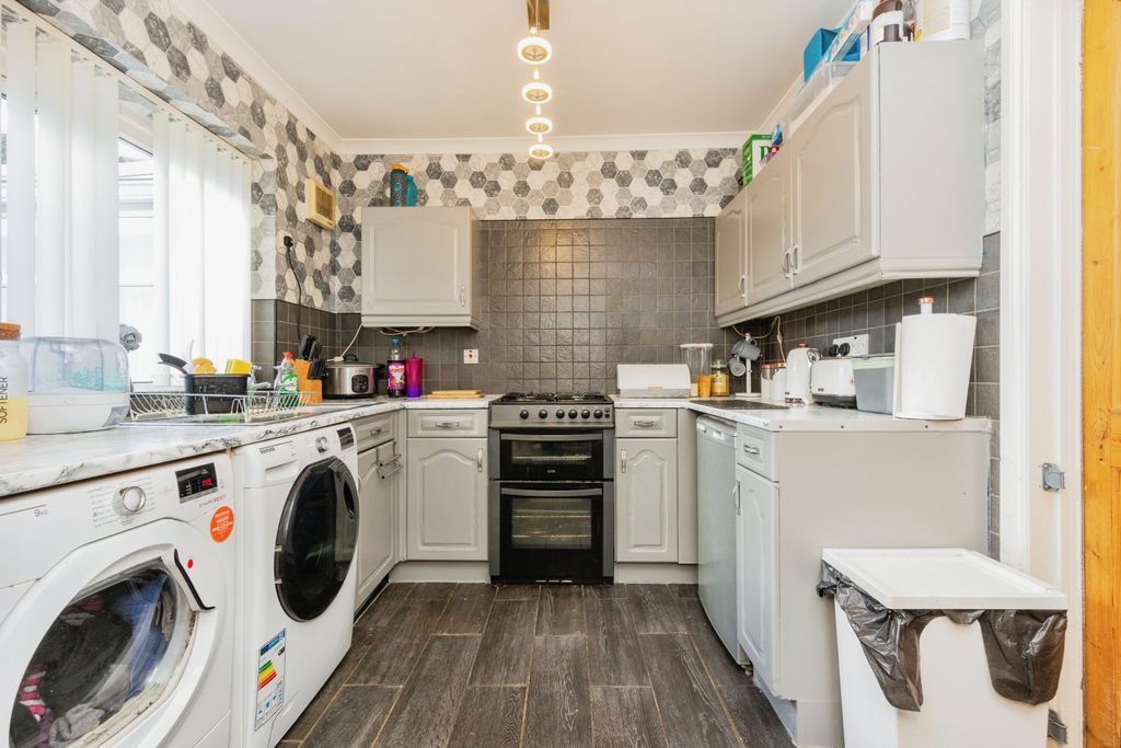 Property photo 2 of 15 Kitchen