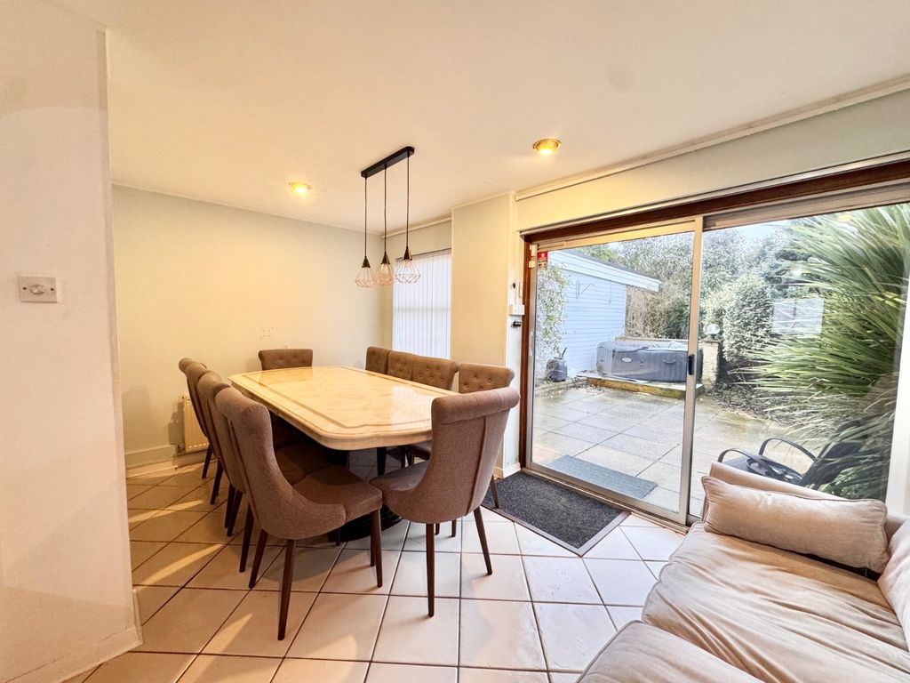 Property photo 3 of 19 Picture 3