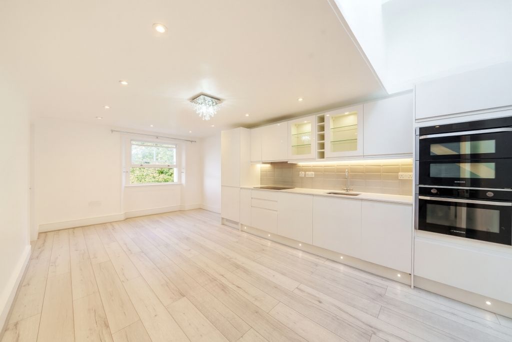 Property photo 2 of 12 1