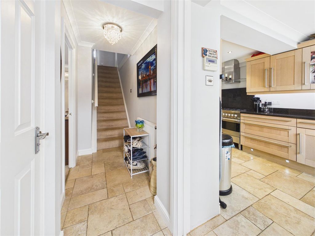Property photo 2 of 21