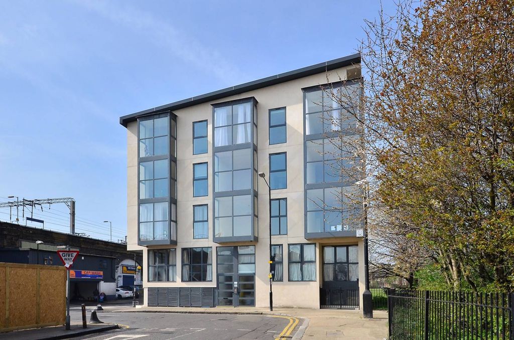 Property photo 1 of 6