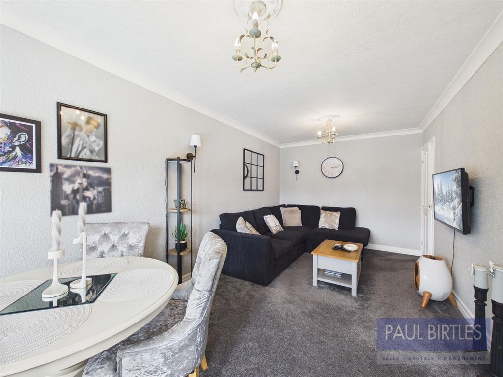 Property photo 3 of 18 Cam01301G0-Pr0749-Still016.Jpg