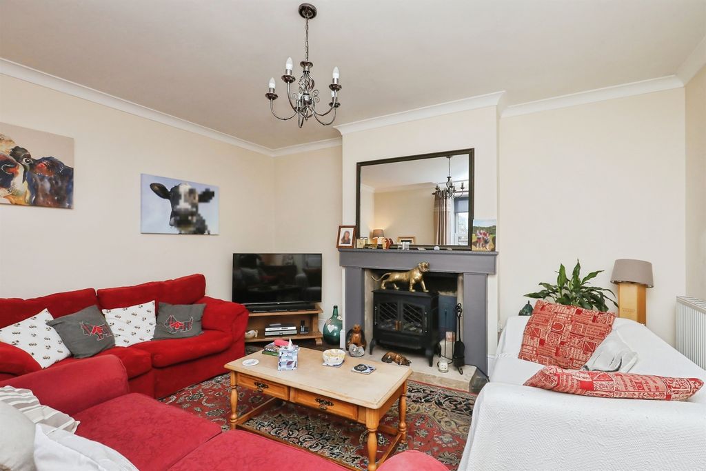 Property photo 2 of 17