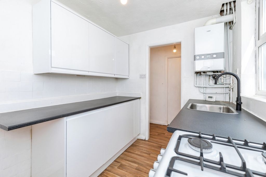 Property photo 3 of 15 Pbox-Img.Jpg
