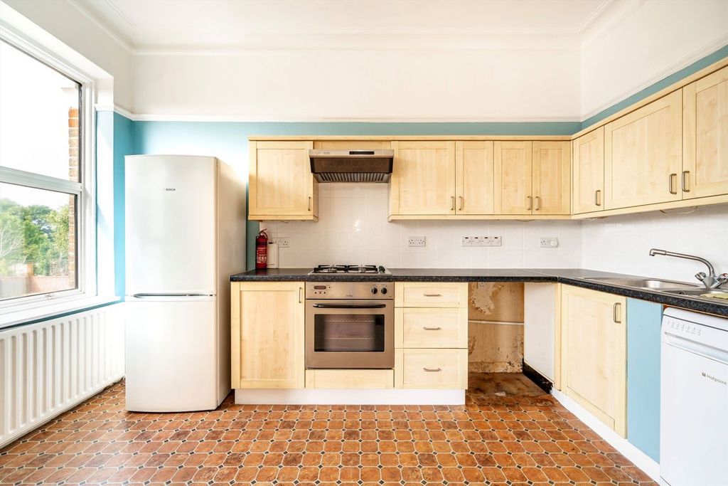 Property photo 3 of 4