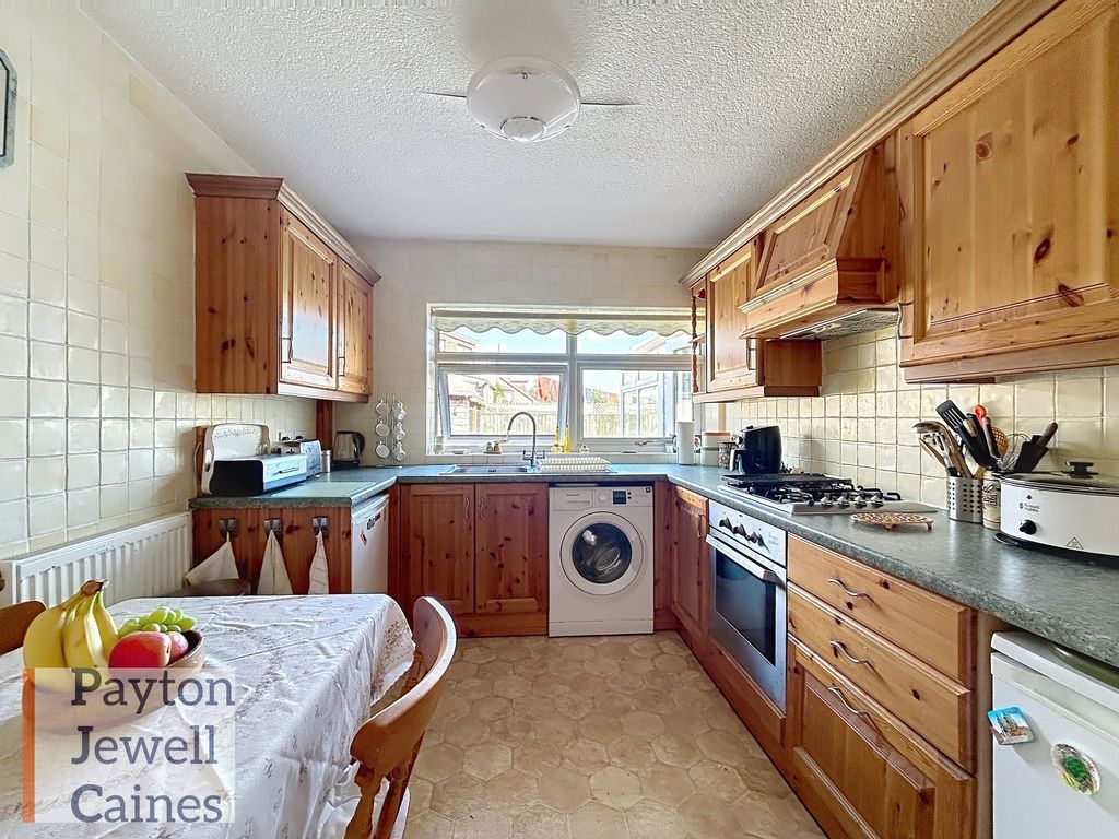 Property photo 3 of 26