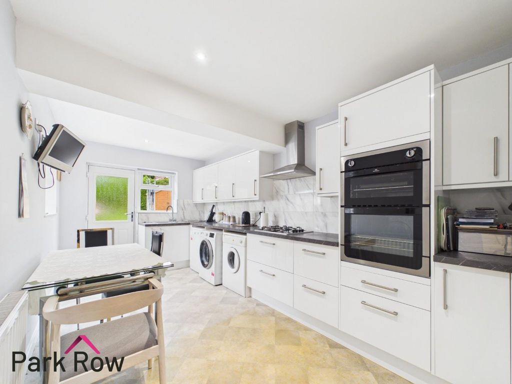 Property photo 2 of 15 Kitchen