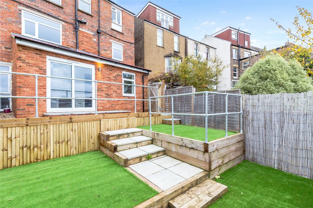 Property photo 2 of 12 Picture No. 09