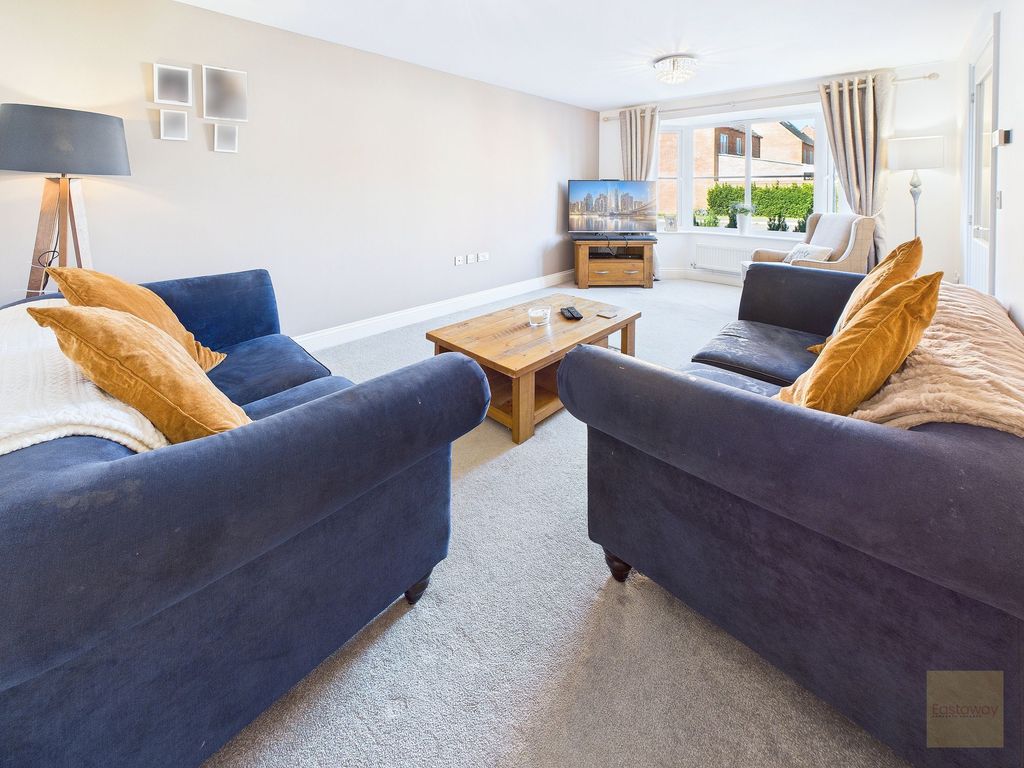 Property photo 3 of 20 Living Room